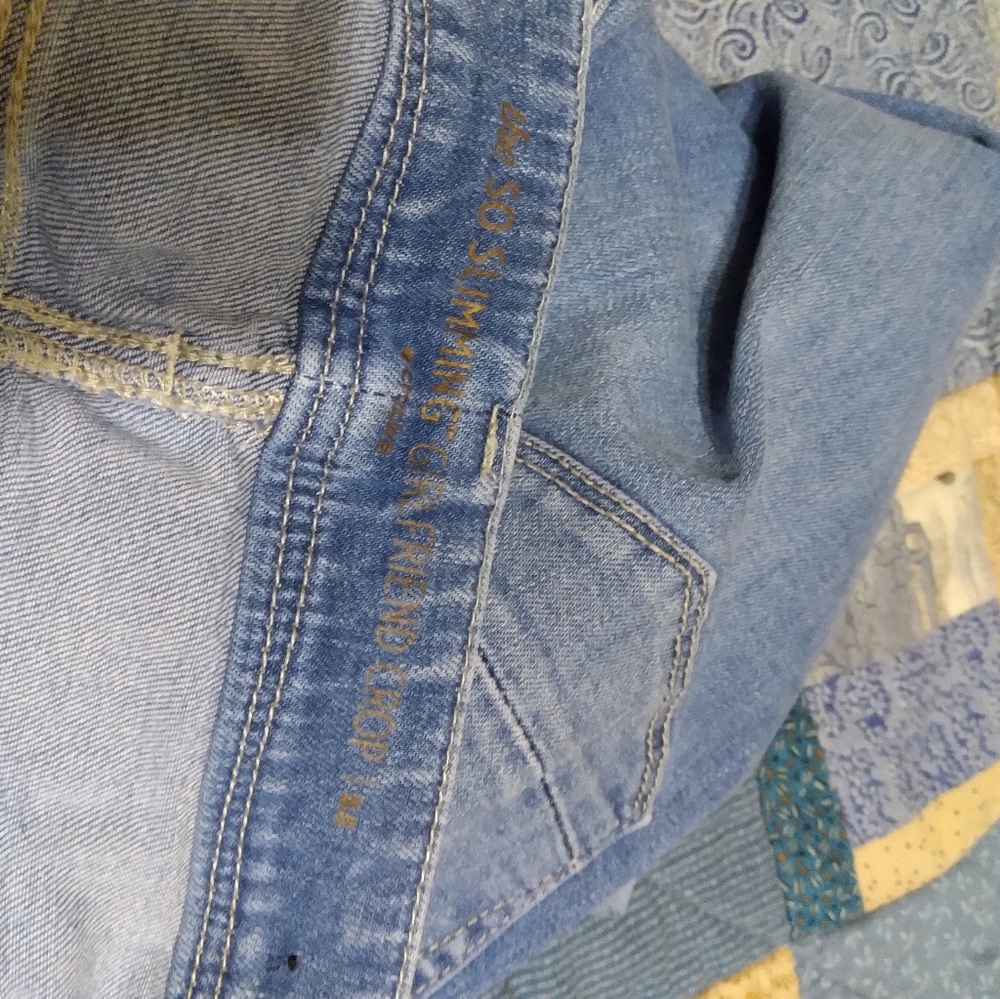 Chocos size 2.5 capris